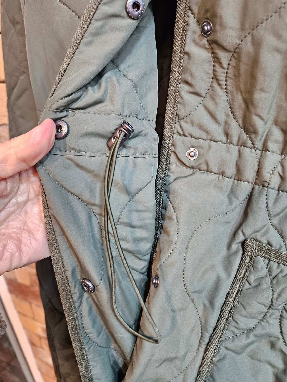 새상품)The AtG 카키 퀼팅 후드 롱 코트 55 상품이미지3