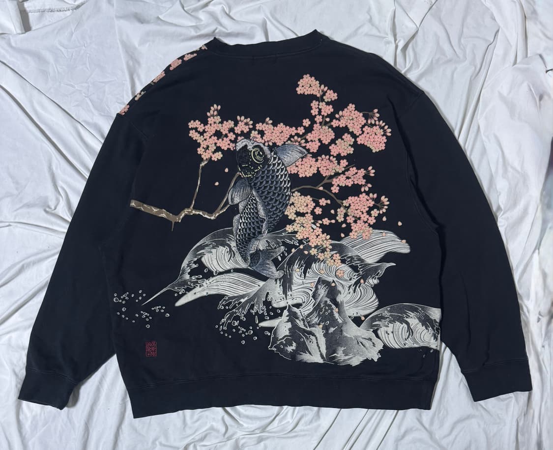 카라쿠리 타마시 코이 사쿠라 스웨트셔츠 상품이미지1