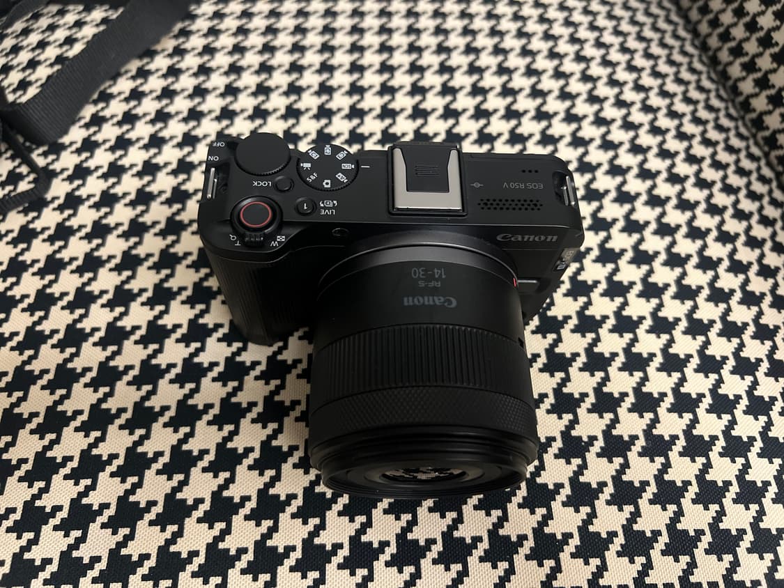 📷 캐논 R50V 블랙 풀박스 판매합니다 (새상품급) 상품이미지4