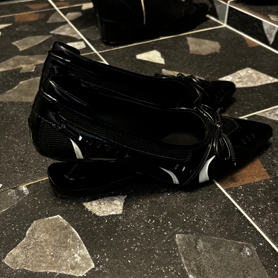 블랙 메쉬 리본 포인트 플랫슈즈 힐 (240) 상품이미지4