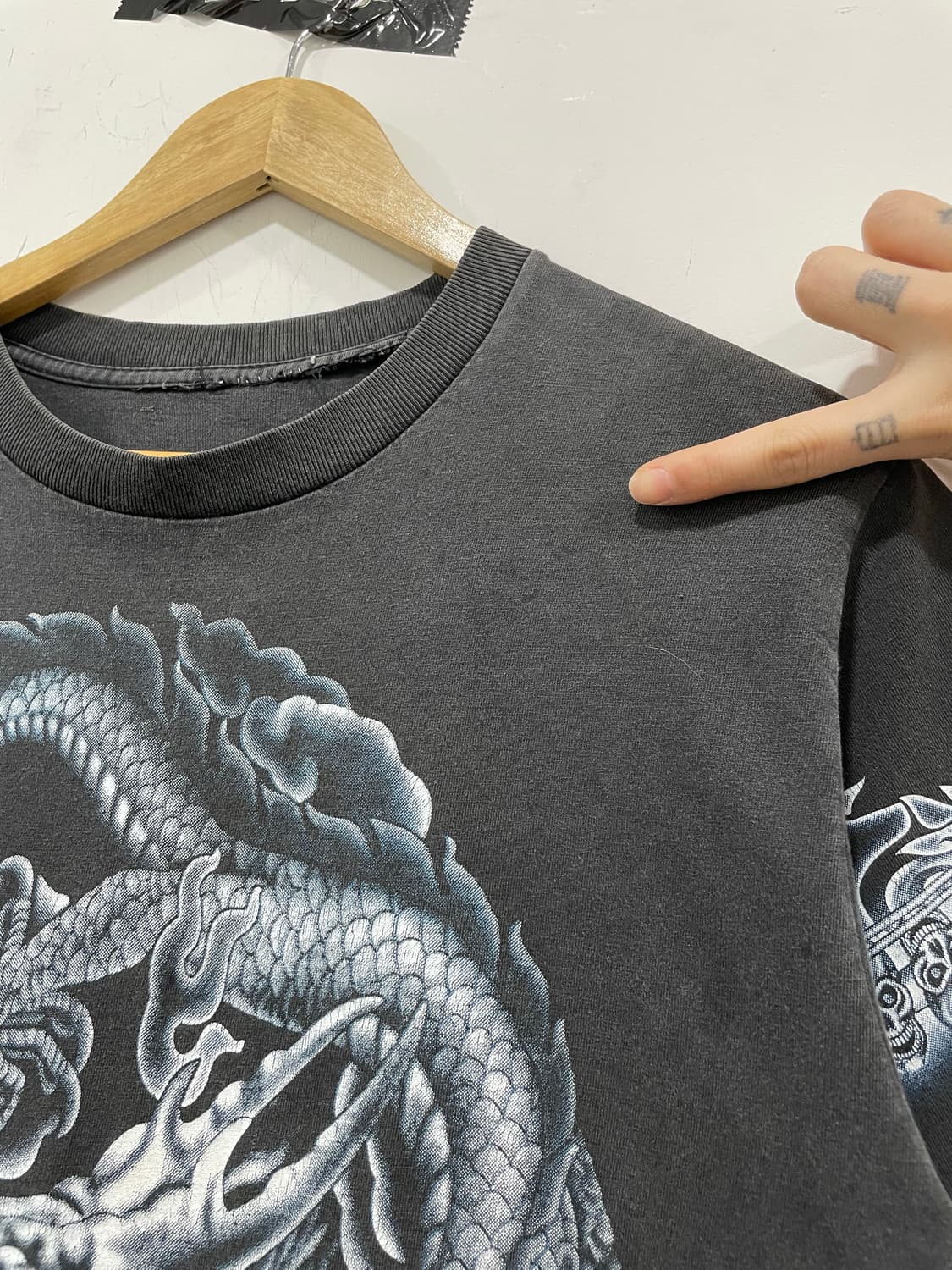 Vtg 페이딩 오리엔탈 드래곤 프린팅 반팔티셔츠 상품이미지10