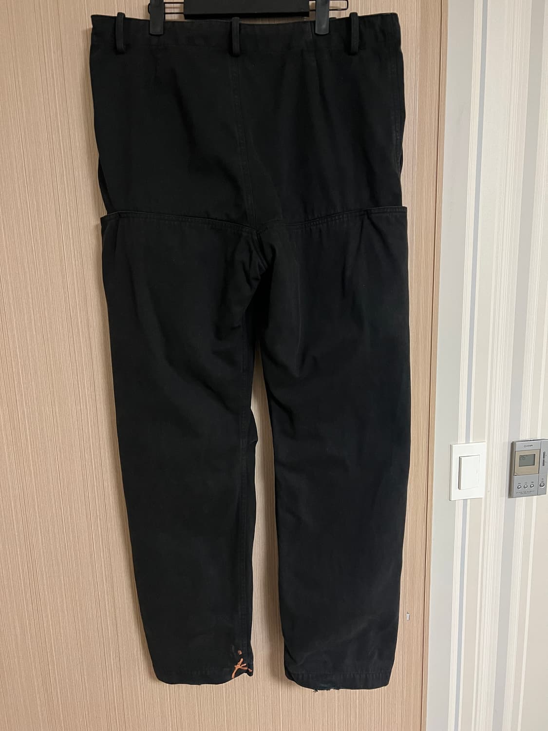 34 이지갭 발렌시아가 사틴 카고 팬츠 블랙 ygebb 상품이미지2