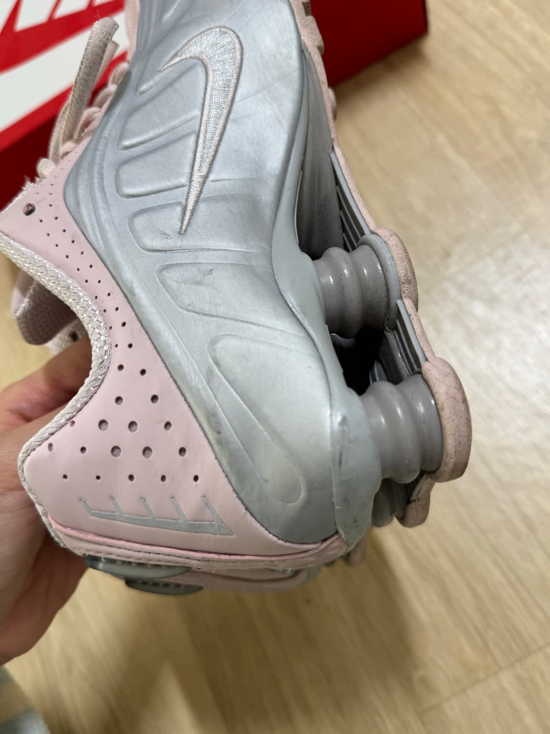 나이키 샥스 R4 베얼리 로즈 250 상품이미지9