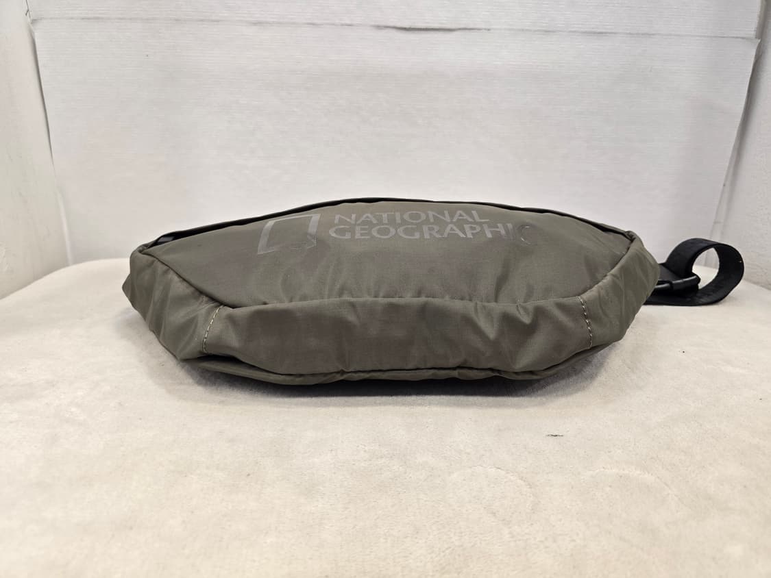 거의새거) 내셔널지오그래픽 빅로고 바디백 슬링백 크로스백 상품이미지5