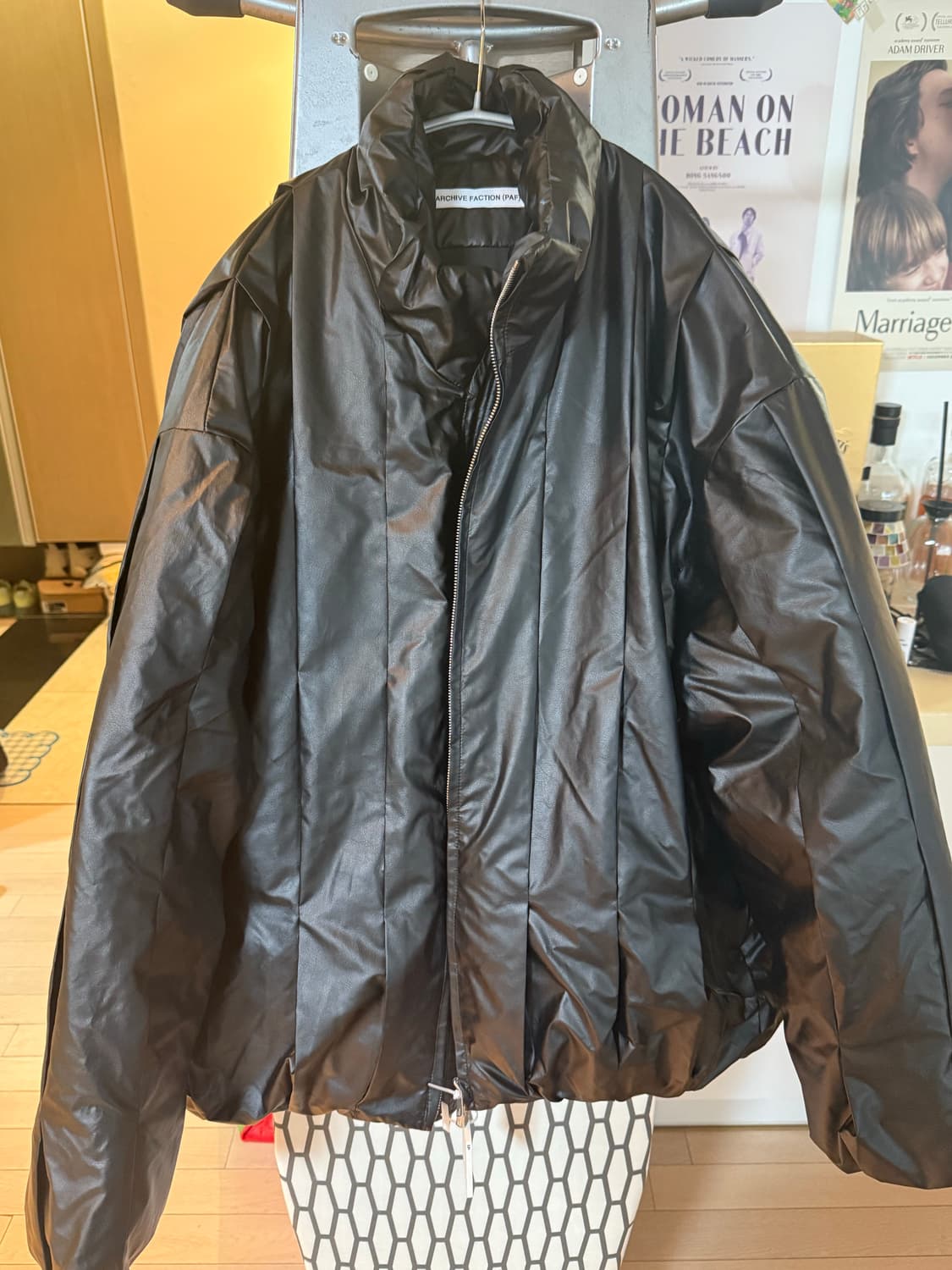 포스트 아카이브 팩션(파프) 코쿤 패딩 메탈릭블랙 상품이미지1