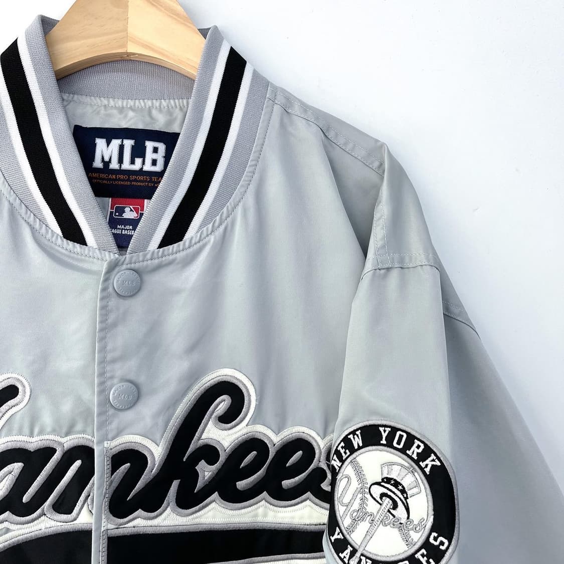 MLB 2001 뉴욕 양키즈 스펠아웃 나일론 바시티자켓 상품이미지4