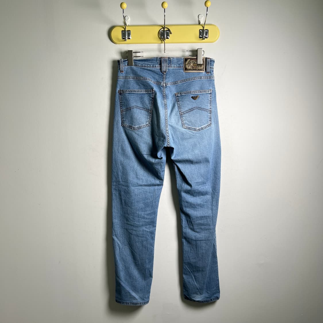 아르마니 진스 레귤러 핏 워시드 데님 팬츠 31 상품이미지3