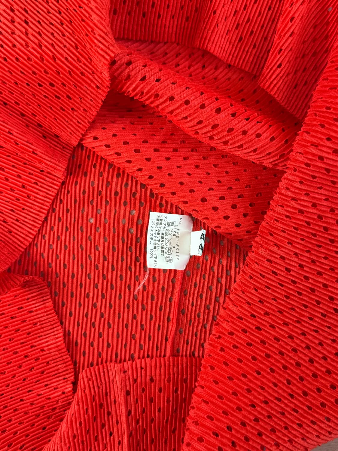 이세이미야케 Pleats Please 펀칭 플리츠 슬리브리스 상품이미지9