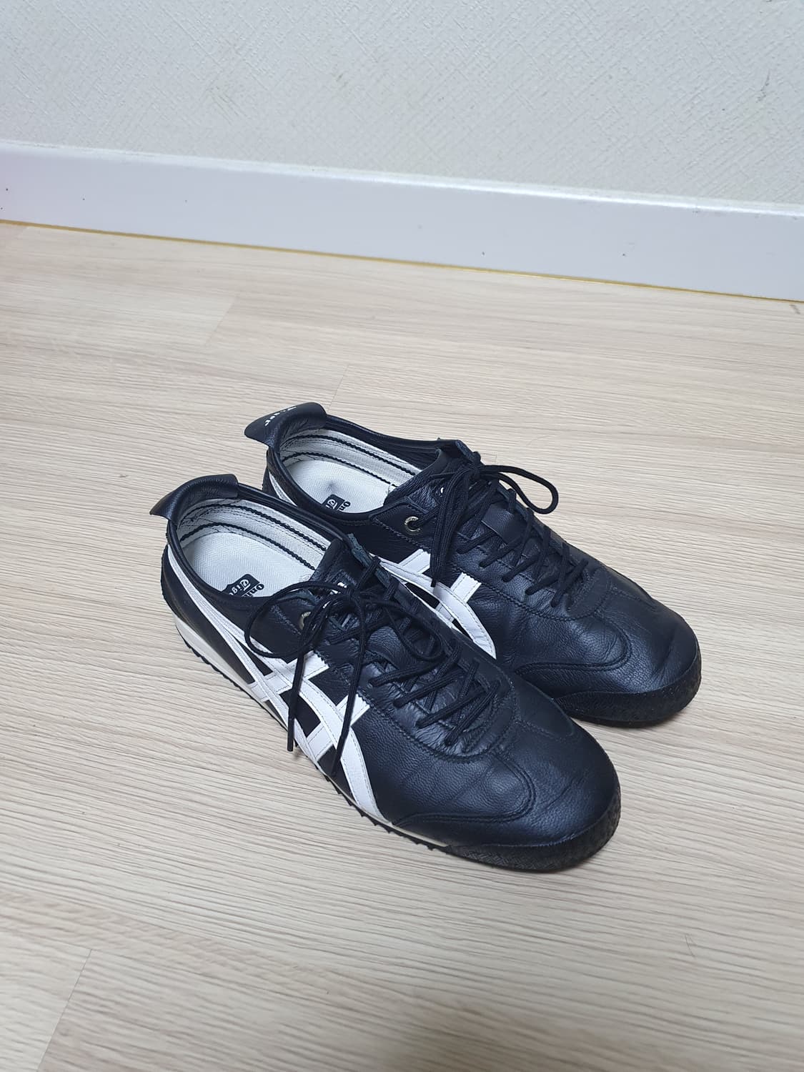오니츠카타이거 멕시코66 블랙 스니커즈 265 상품이미지2