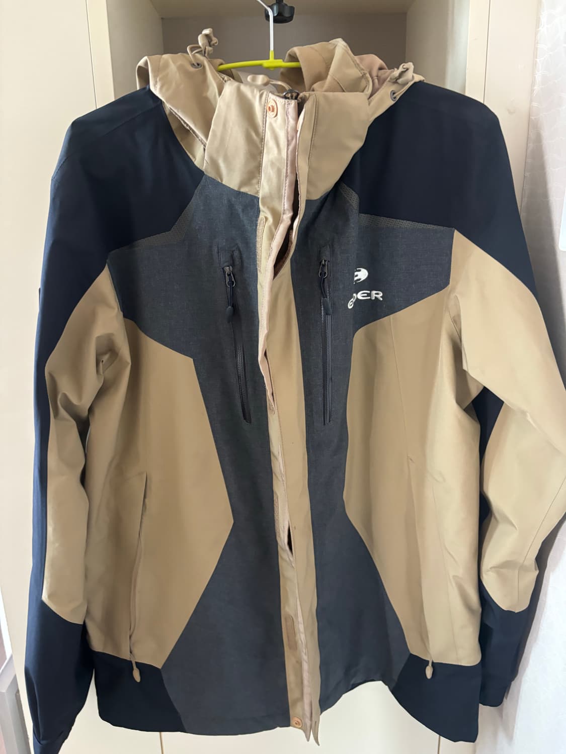 아이더 바람막이 상품이미지1