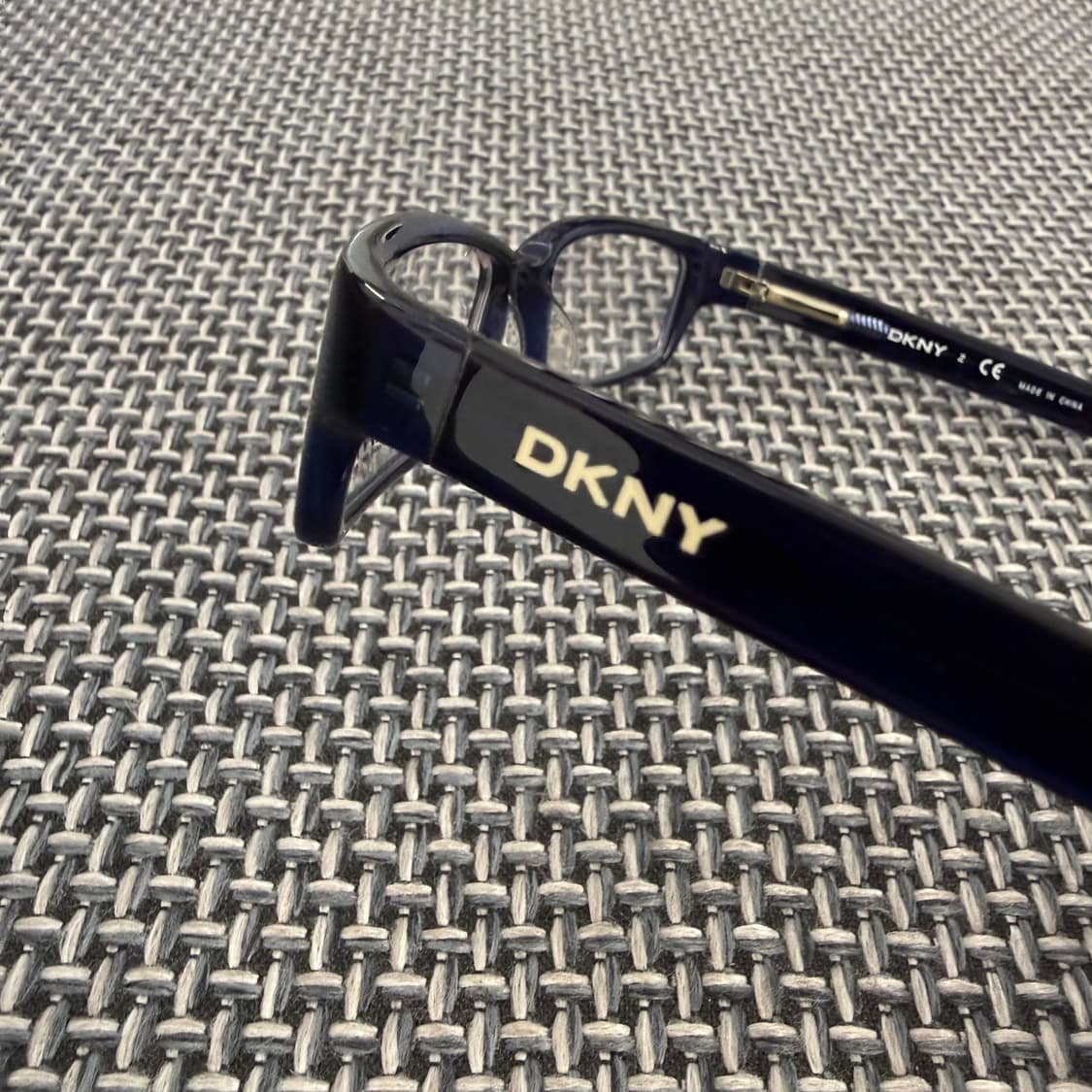 데드스탁 DKNY 안경 상품이미지10