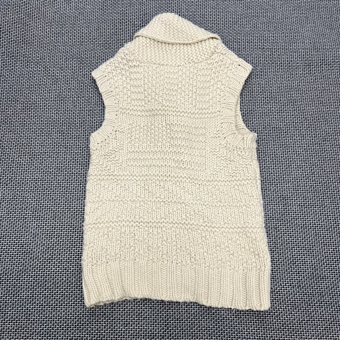 폴로진스컴퍼니 숄카라 베스트 가디건 상품이미지6