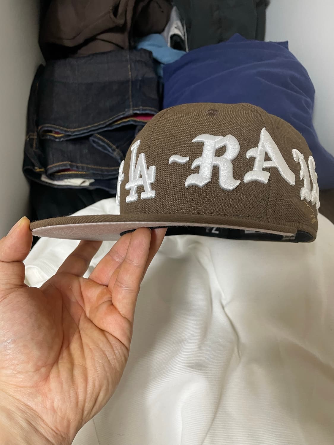 뉴에라 x 본앤레이즈드 콜라보 브라운컬러 볼캡 상품이미지3