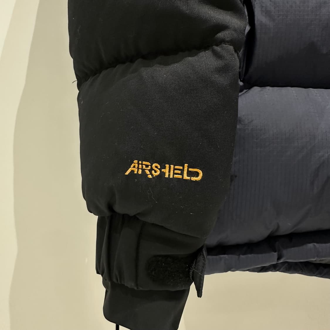 마운틴하드웨어 패딩 상품이미지7