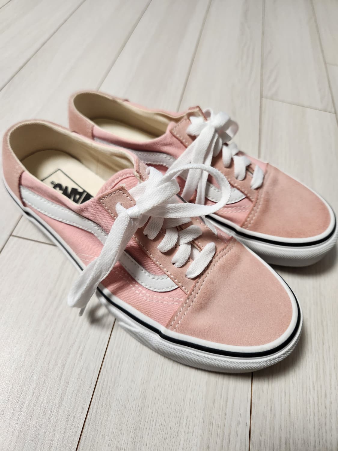 반스 올드스쿨 뮬 파우더 핑크 트루 화이트 사이즈225

실착은 3회 정 상품이미지3