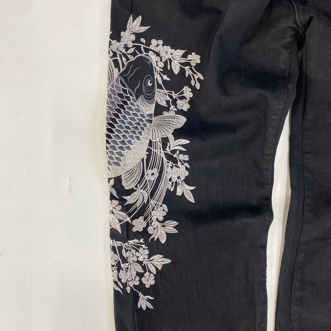 이레즈미 자수 블랙 데님 팬츠 상품이미지4