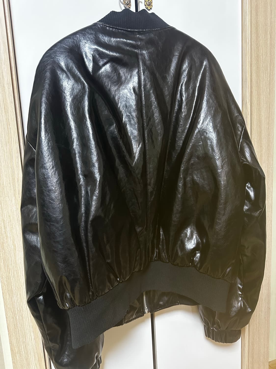 ZARA ビニールエフェクト　ボンバージャケット 상품이미지4