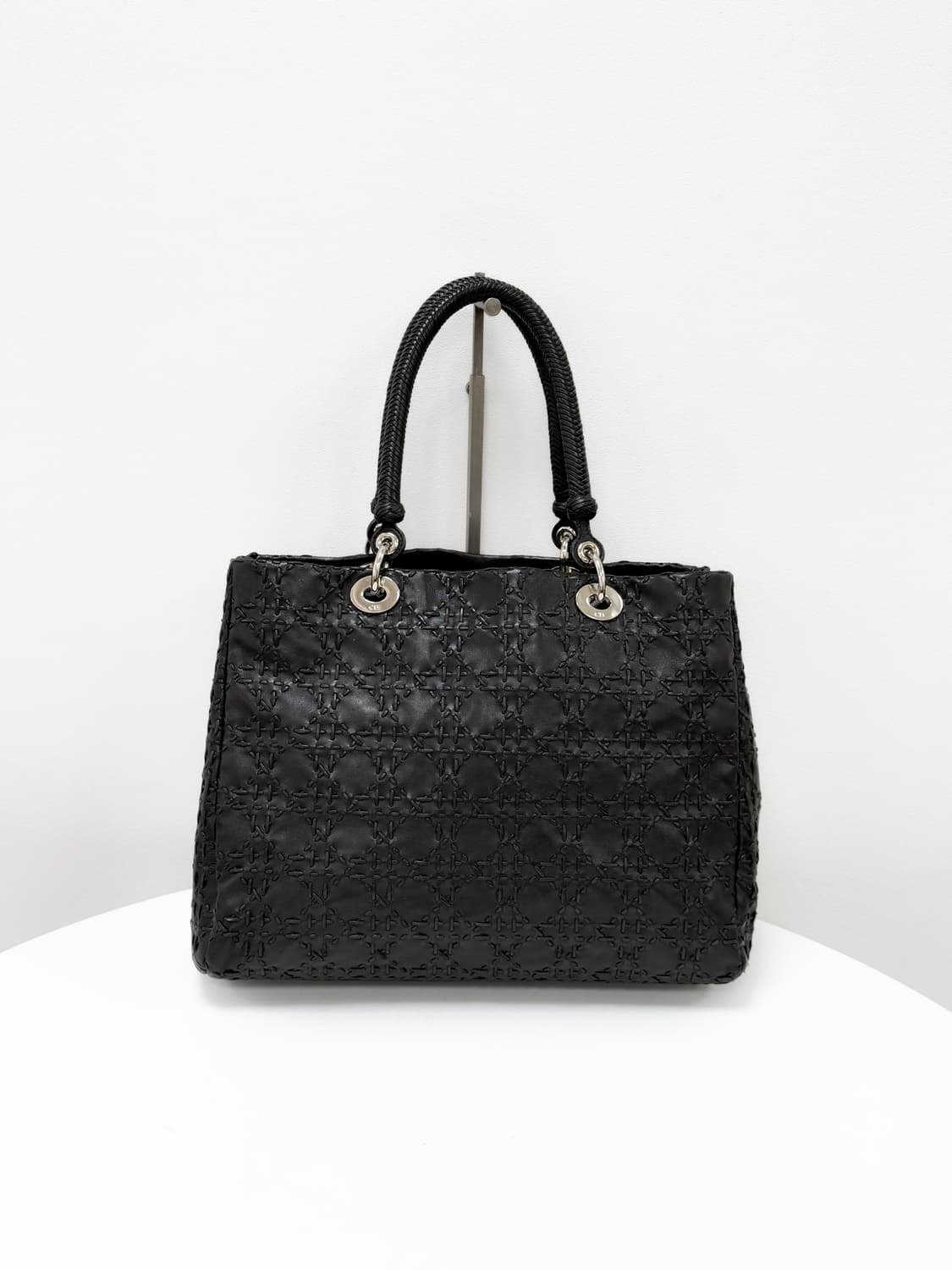 디올 소프트 레더 스티치 까나쥬 쇼퍼백 상품이미지3