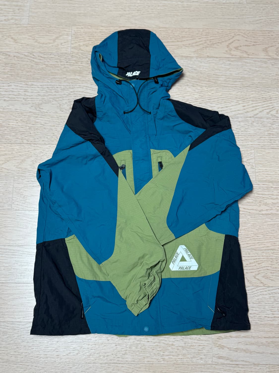 팔라스 파우더 자켓 블랙 올리브 틸 상품이미지3