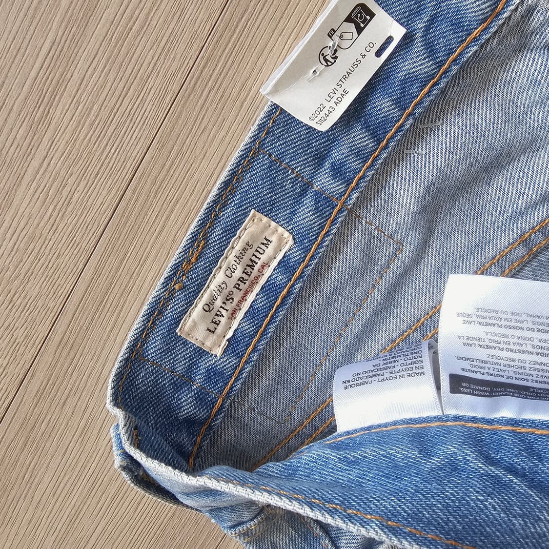 30X32 새제품 리바이스 501 오리지널 핏 맨즈 진 연청 청바지 찢청 상품이미지7