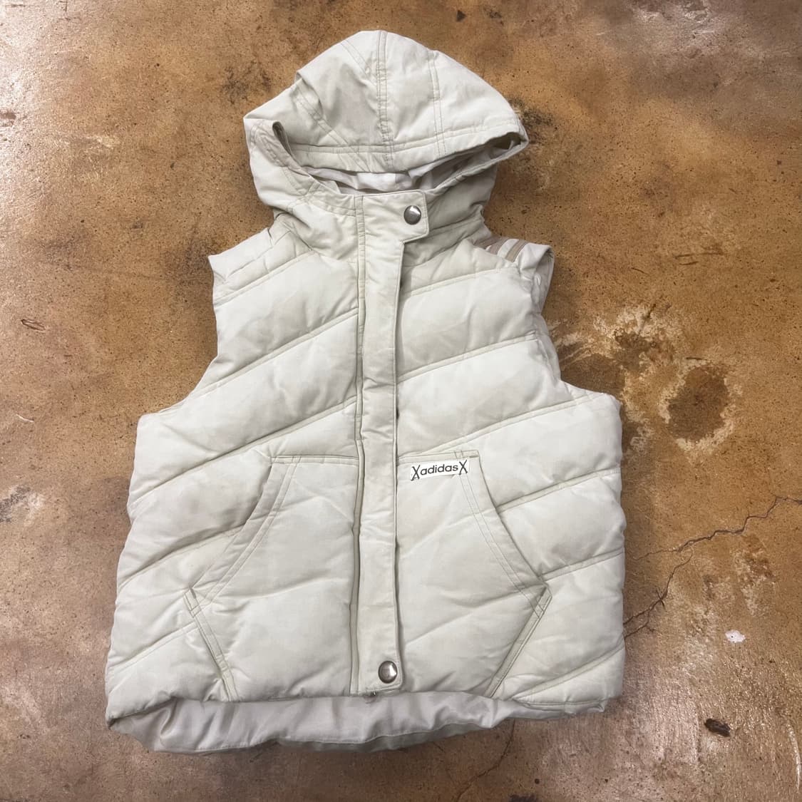 아디다스 화이트 후드 조끼 패딩 상품이미지2