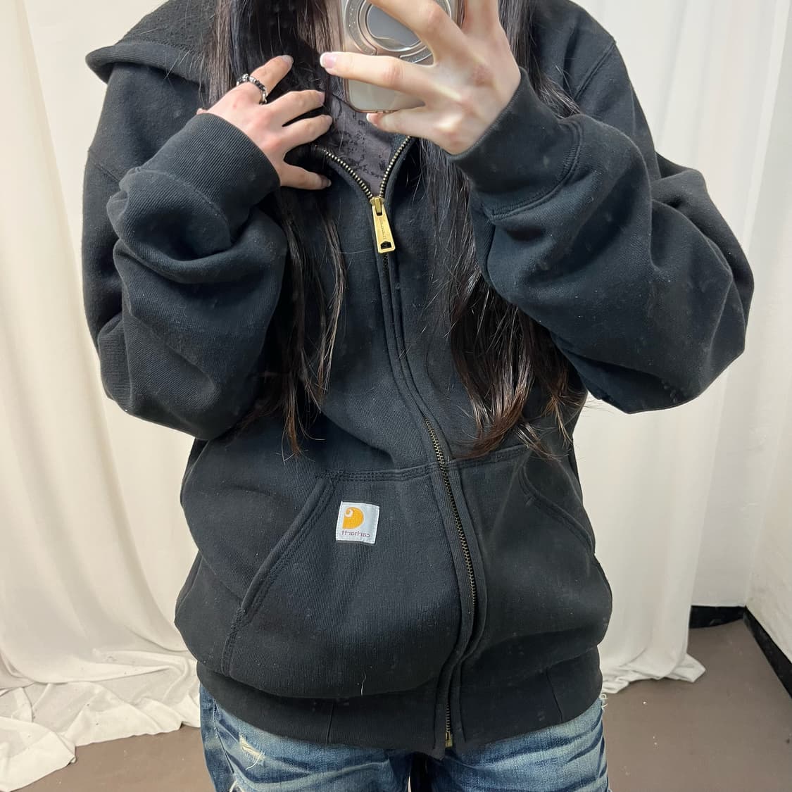 Carhartt black zip-up hoodie 상품이미지3