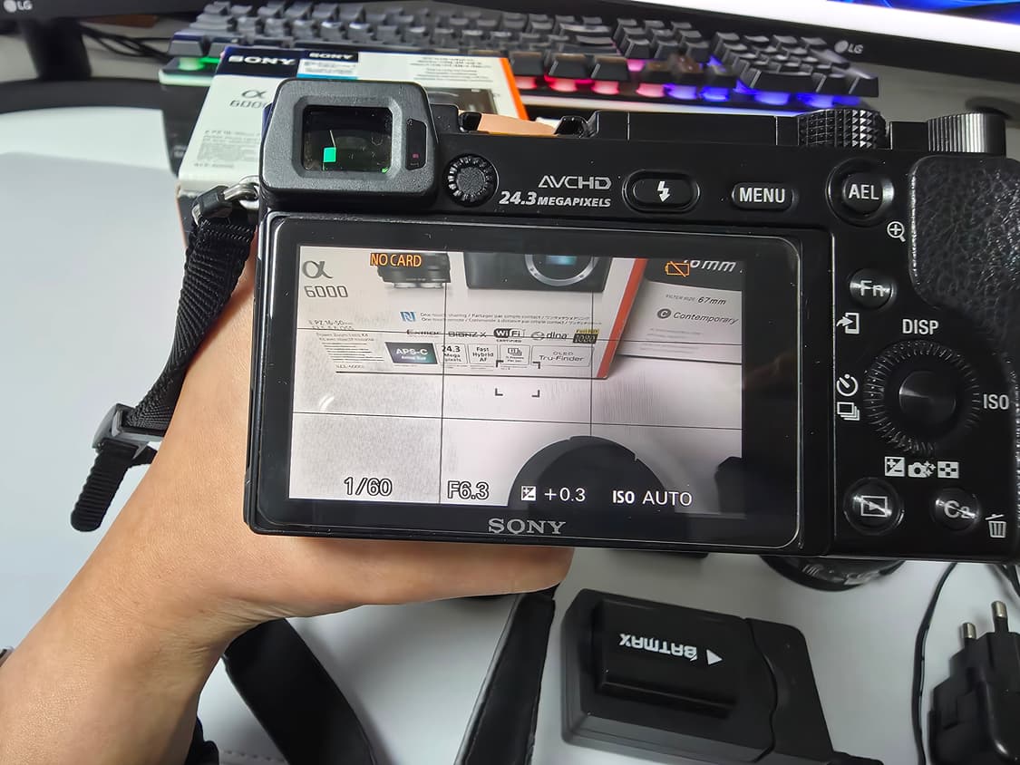 소니a6000 번들킷 + 시그마 16mm 상품이미지8