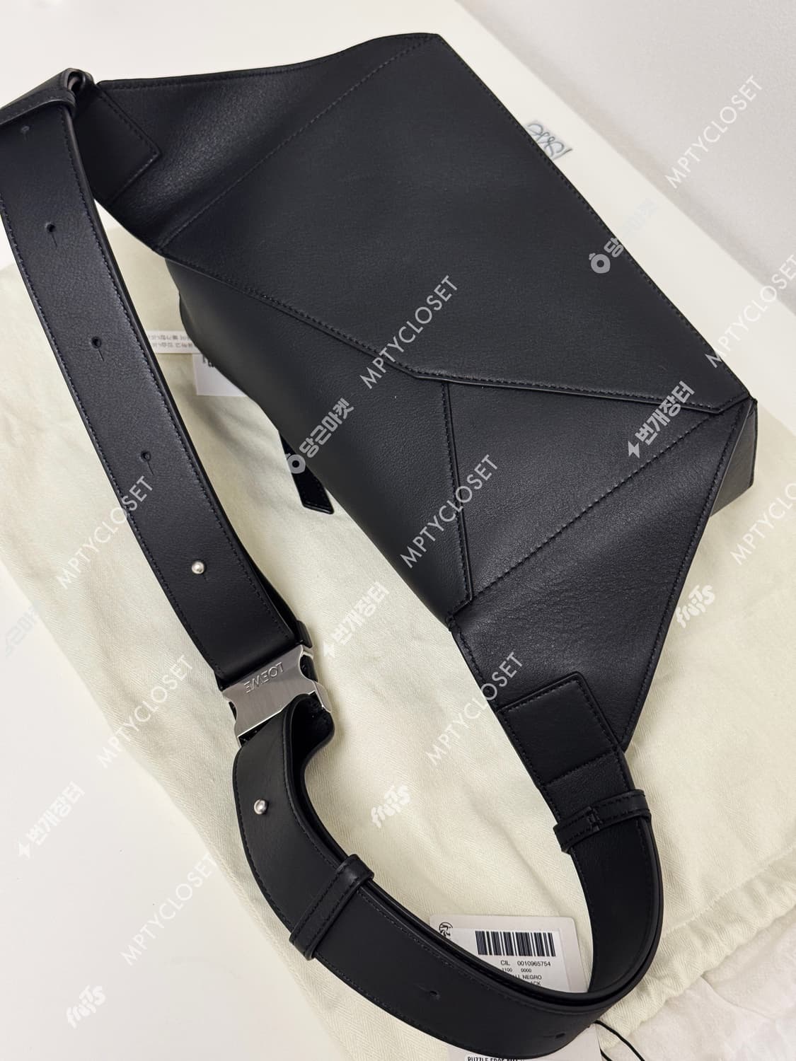 로에베 스몰 퍼즐엣지 범백 벨트백 카프스킨 블랙 상품이미지8