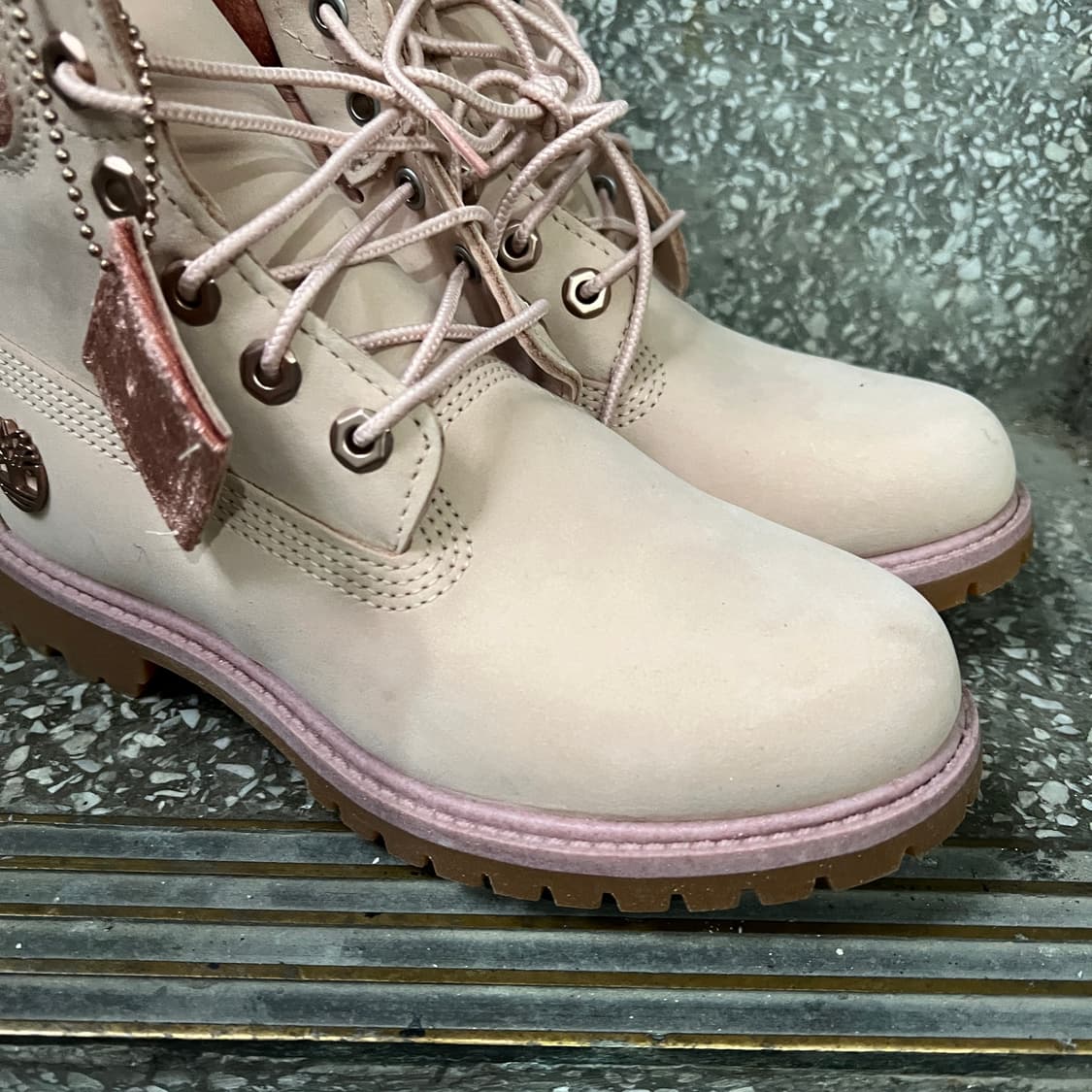 팀버랜드 6인치 프리미엄 핑크 누벅 벨벳 부츠 상품이미지6