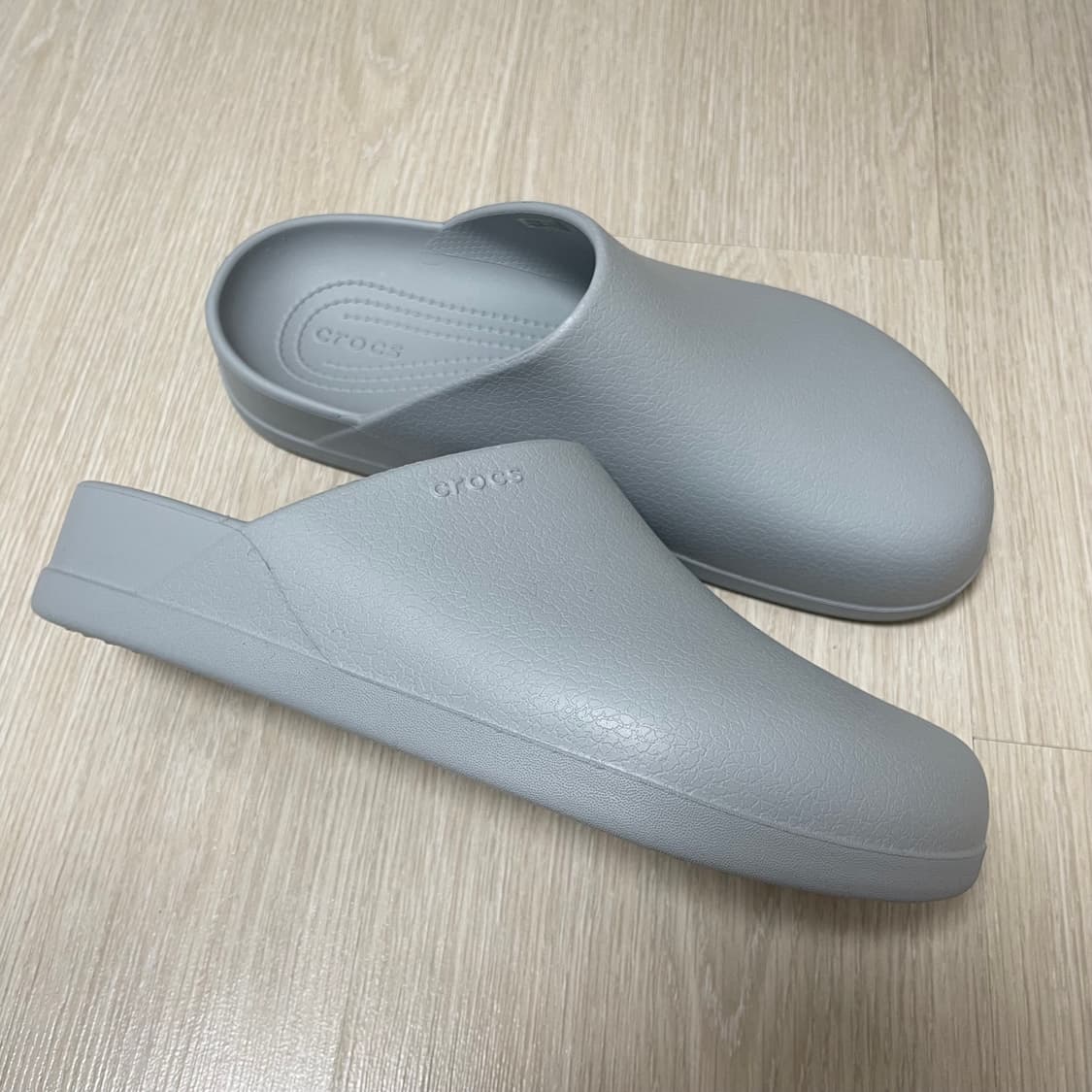 크록스/ 딜런 라이트그레이/ 270 상품이미지1