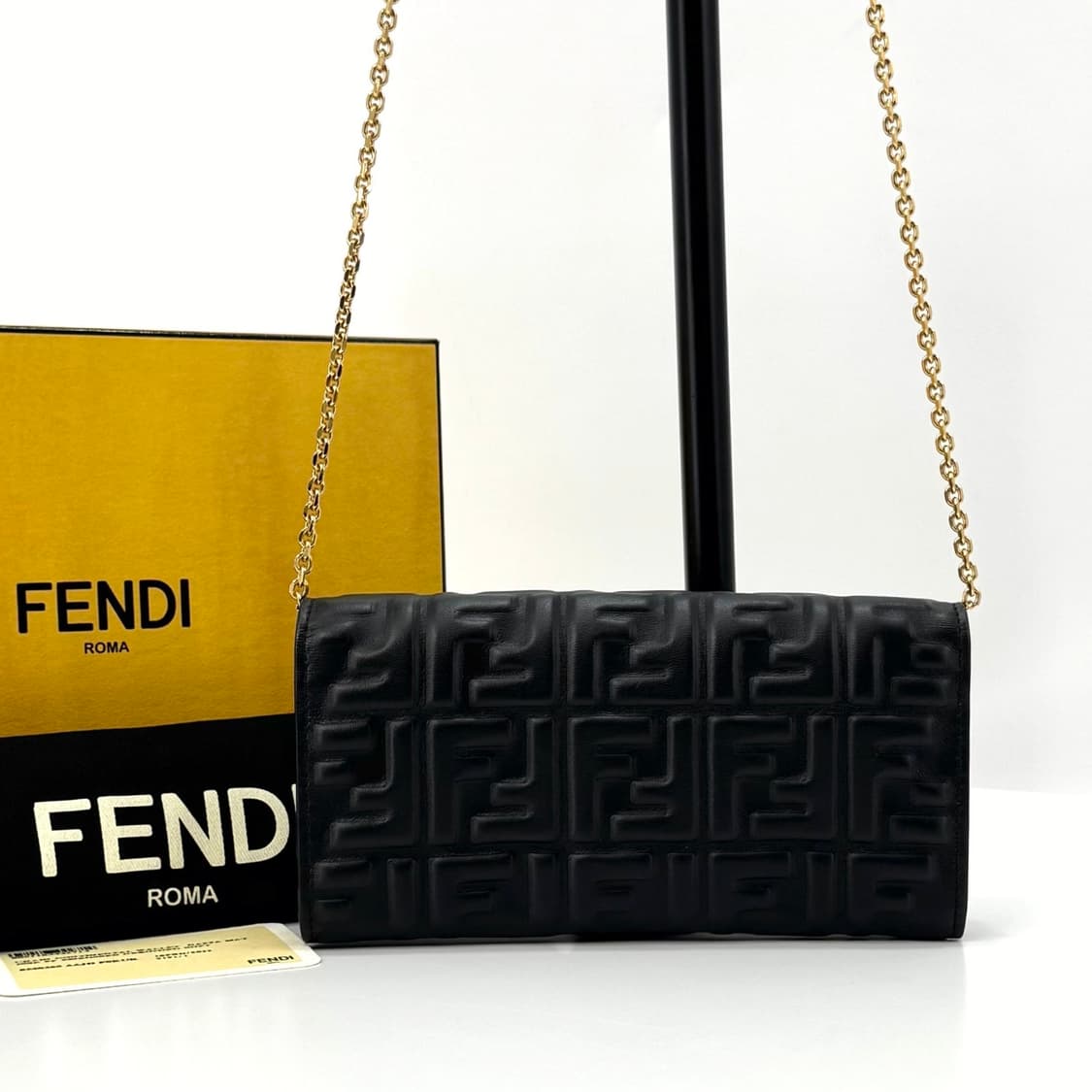 펜디 WOC 체인 장지갑 크로스백 블랙 (8M0365) 상품이미지4