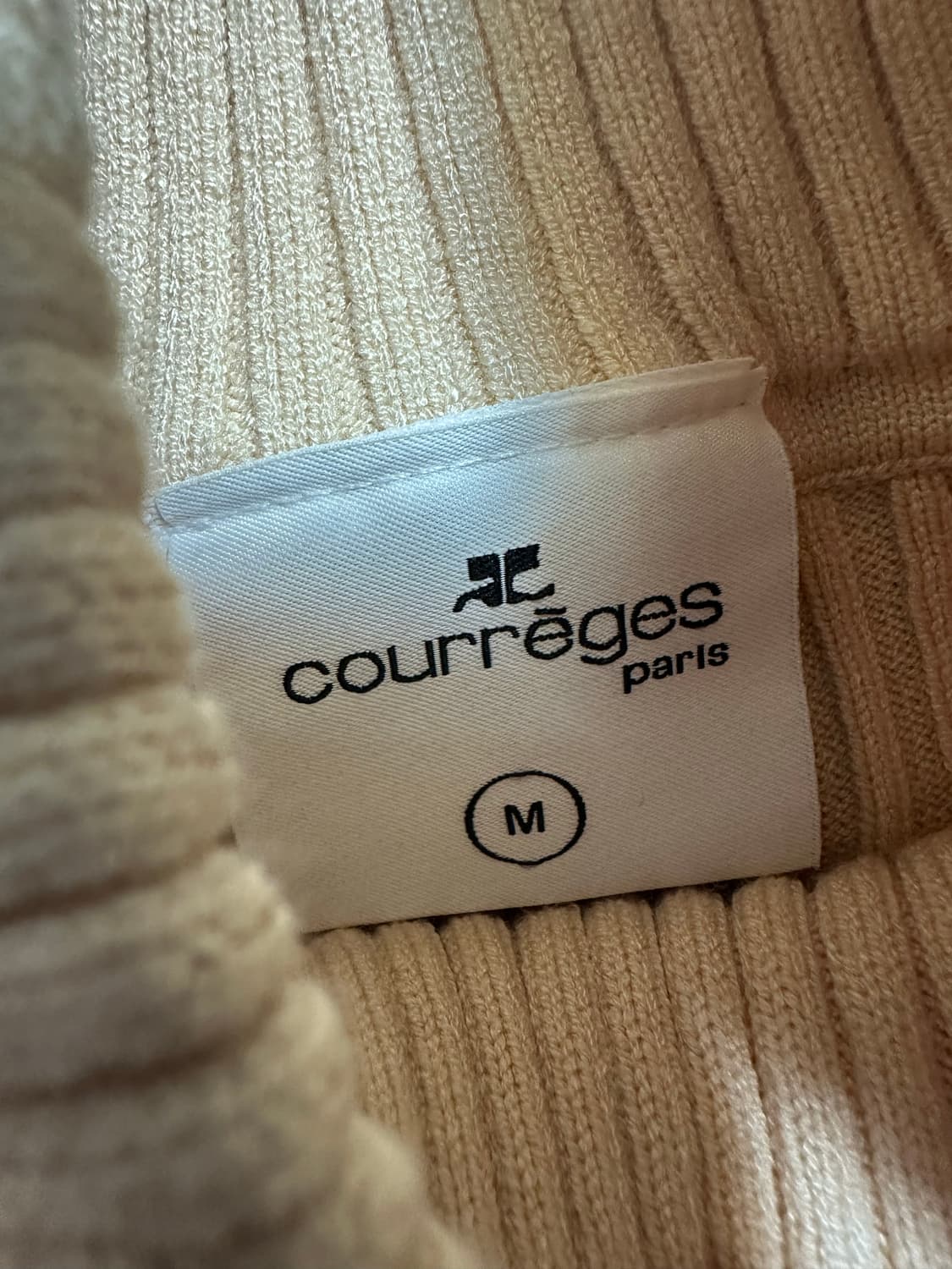 꾸레쥬 리에디션 풀오버 터틀넥 여성 골지 니트 블랙 상품이미지5