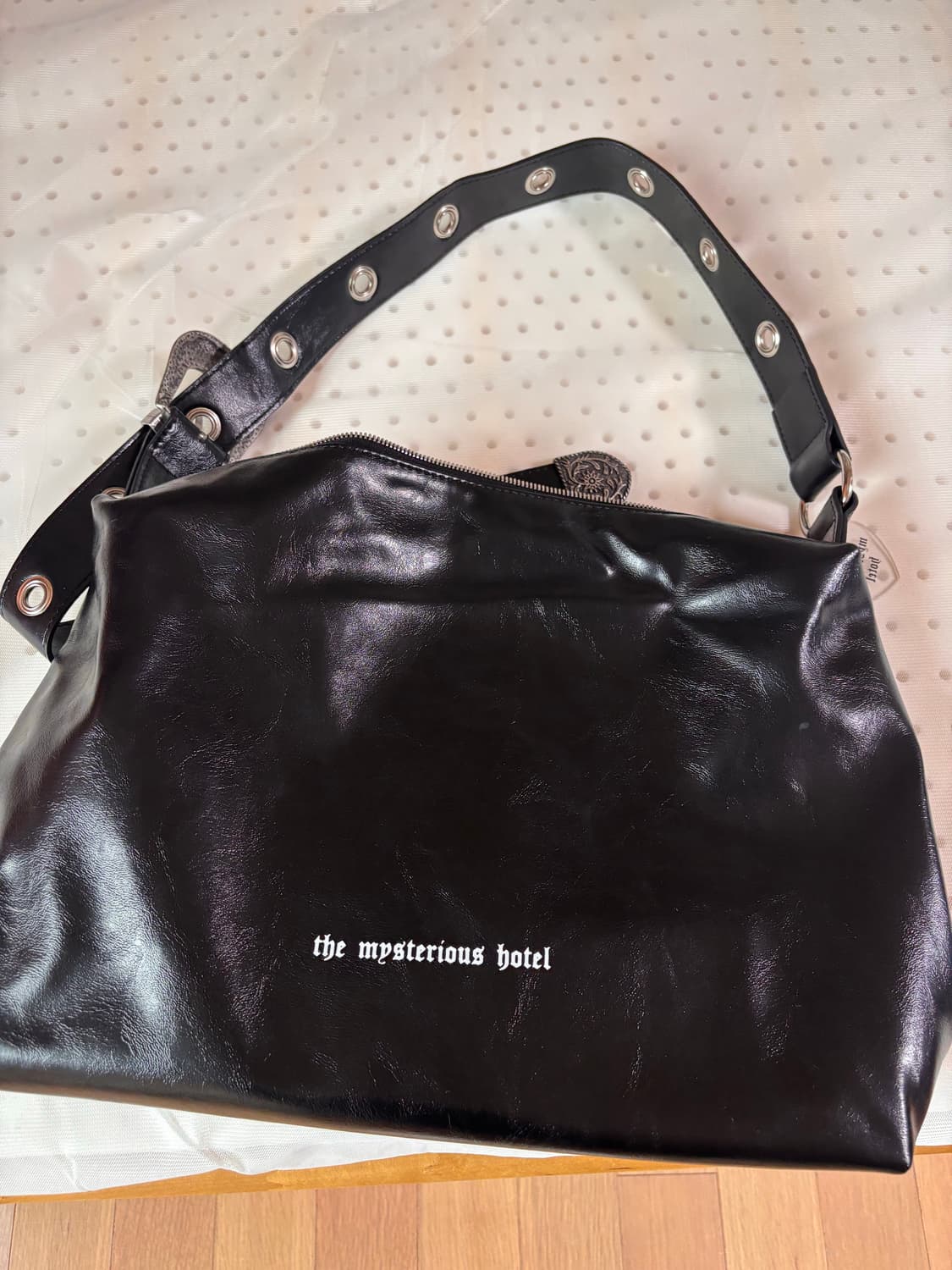 미스테리어스 호텔 웨스턴 호보백 상품이미지1