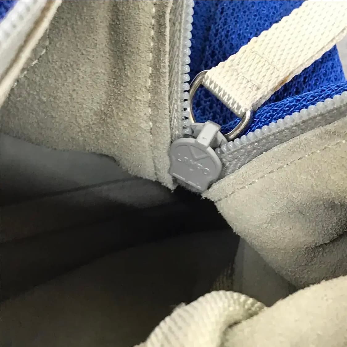 90s Prada sports bag 프라다 스포츠 슬링백 상품이미지5