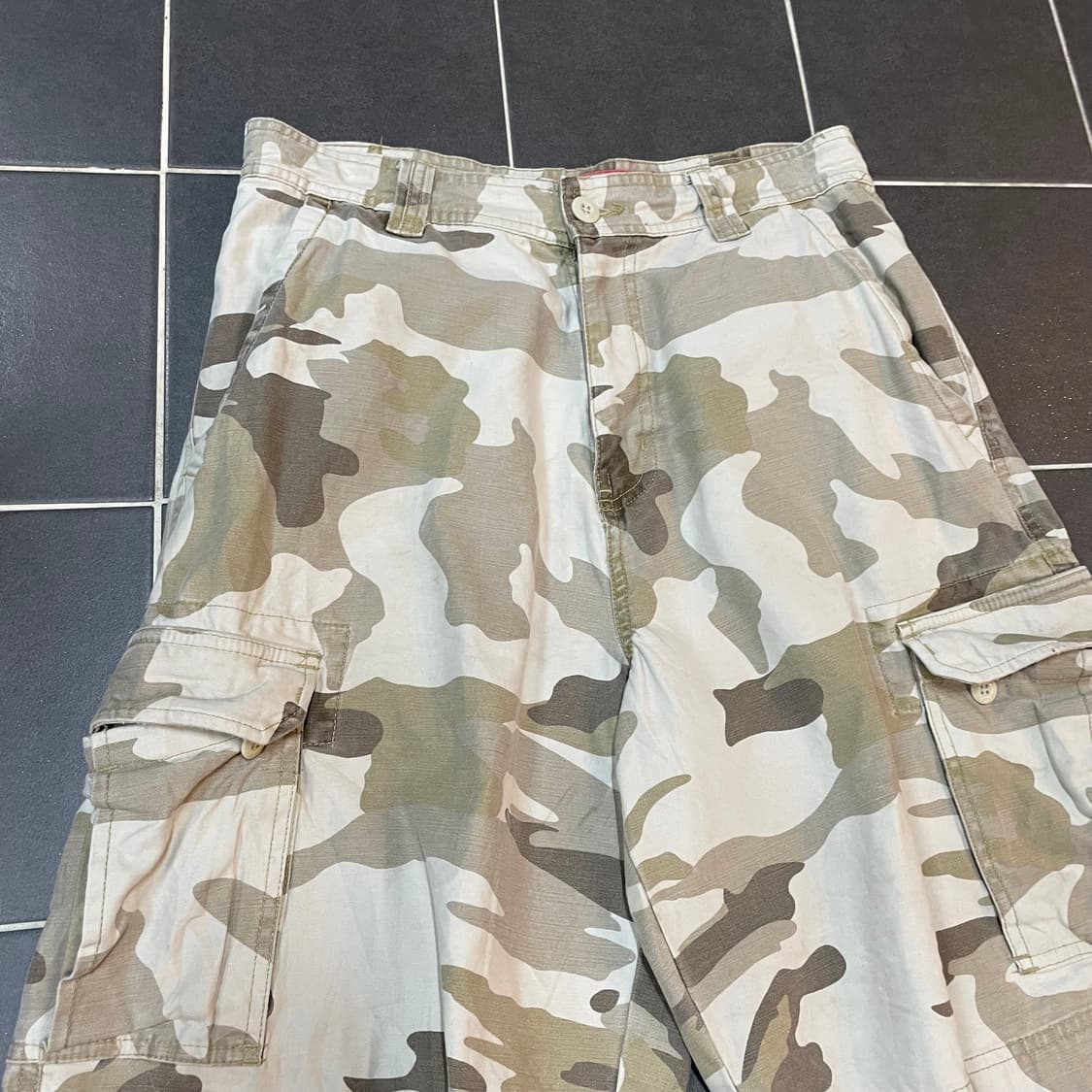 MOSS ISSUE Cargo half pants 후루츠패밀리