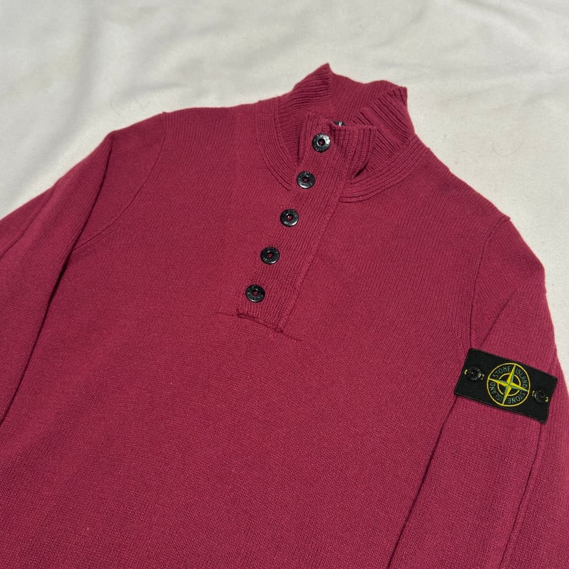 M 스톤아일랜드 패치와펜 버건디 반집업 니트 상품이미지1