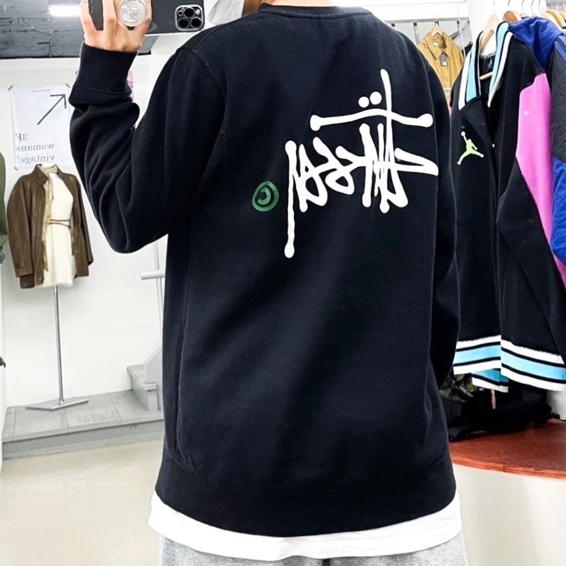 스투시 빅 스탁 로고 블랙 스웻 맨투맨 상품이미지1