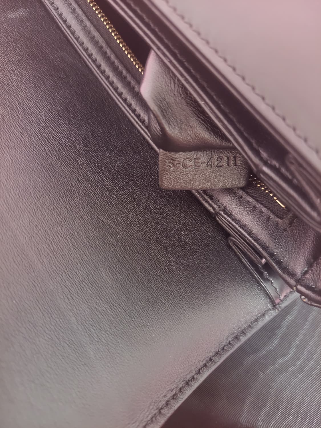 정품)급처상태양호!셀린느 트리옹프 크로스백 미듐블랙 가방 백화점 영수증O 상품이미지5