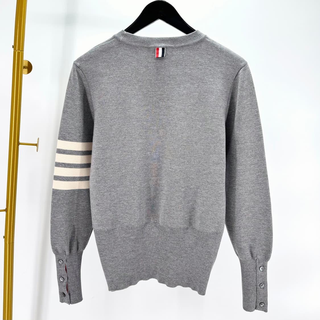 [2사이즈] 톰브라운 사선완장 밀라노스티치 니트 그레이 (MKA189A) 상품이미지4