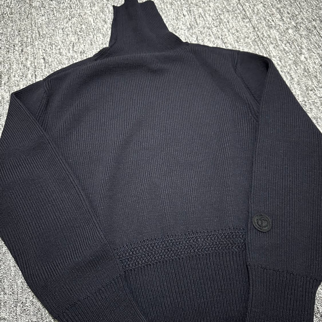 더오픈프로덕트 open yy 오픈와이와이 네이비 니트 상품이미지6