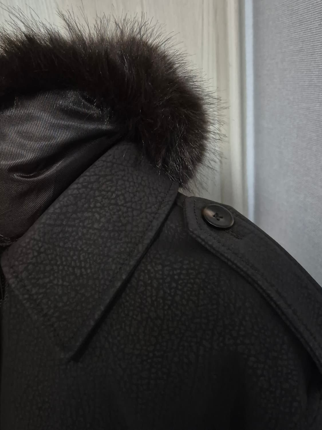 자라 페이크 스웨이드 탈부착 칼라 점퍼 브라운 상품이미지4