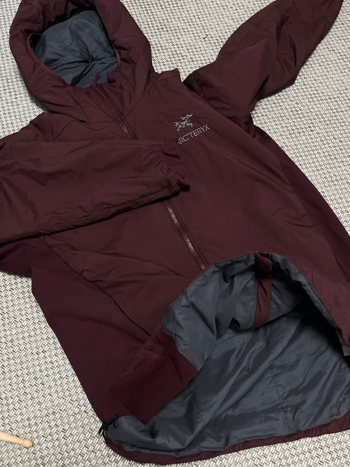 아크테릭스 아톰 후디 버건디 상품이미지2