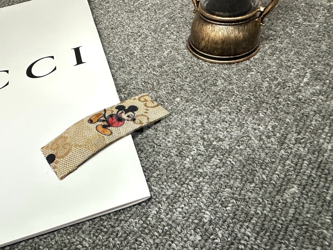 구찌 미키 헤어핀 화이트 (1ps) 상품이미지4