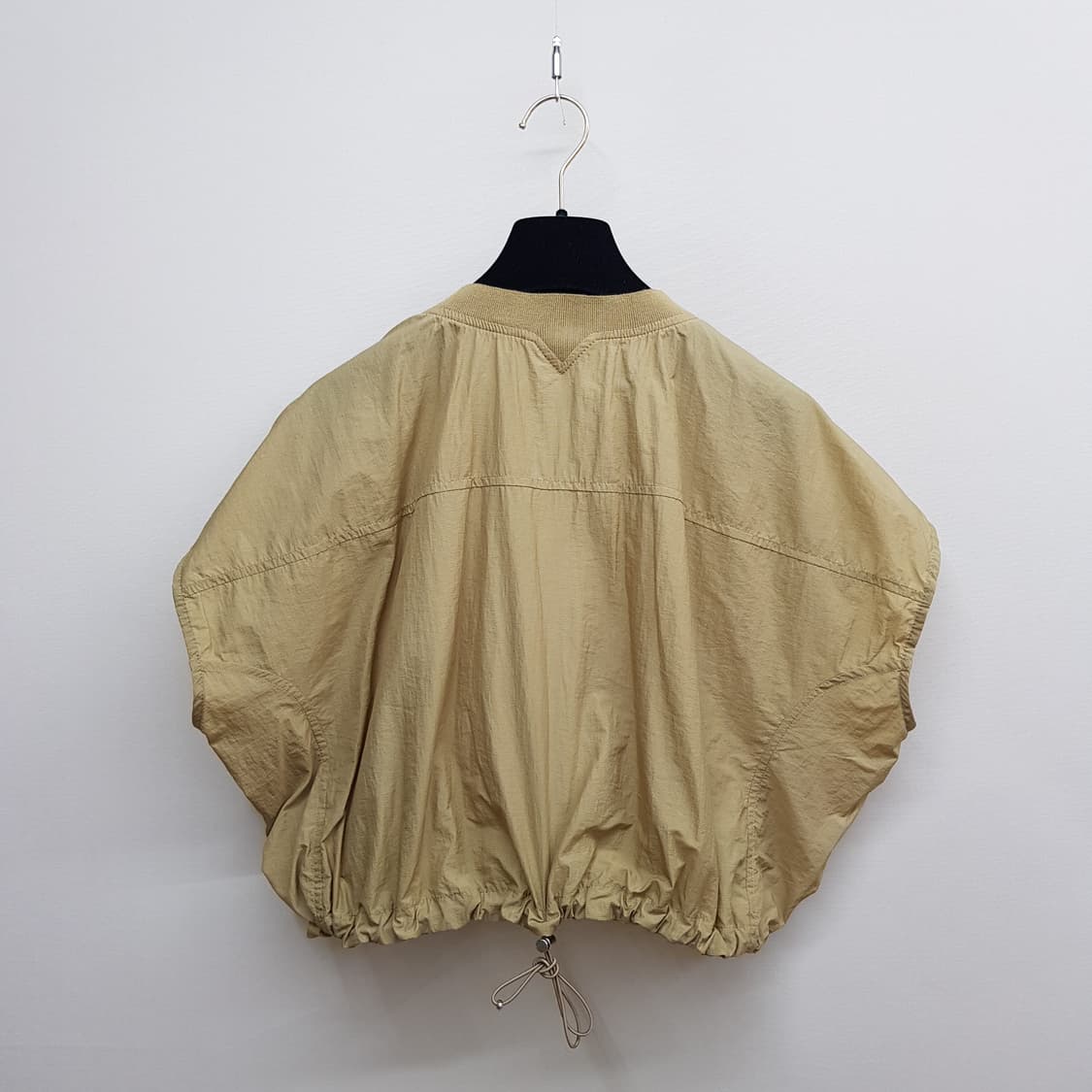 한섬 시스템 2023 크롭 드로스트링 반팔 블라우스 M사이즈 상품이미지4