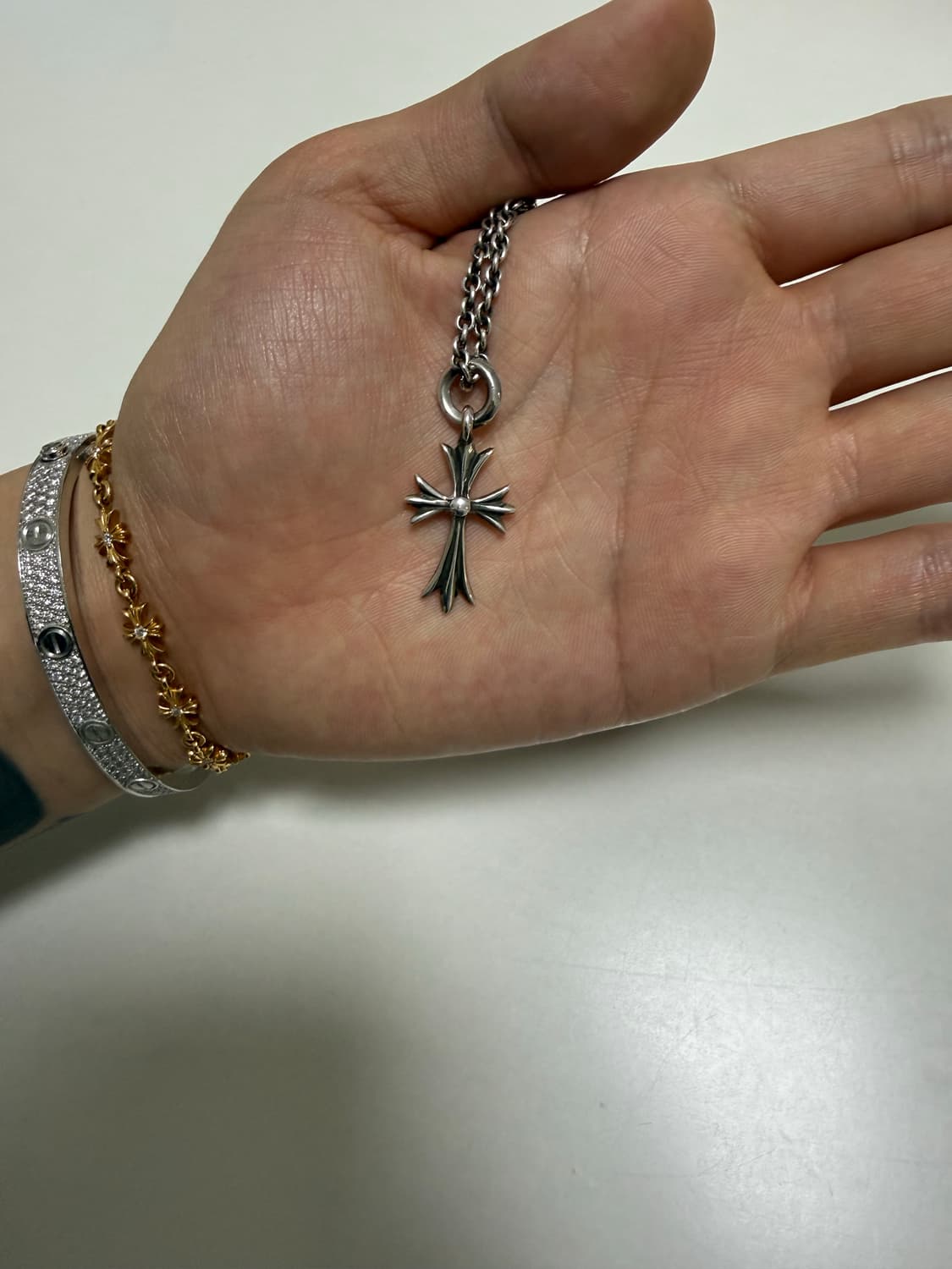 크롬하츠 신형 타이니 크로스 펜던트 상품이미지1