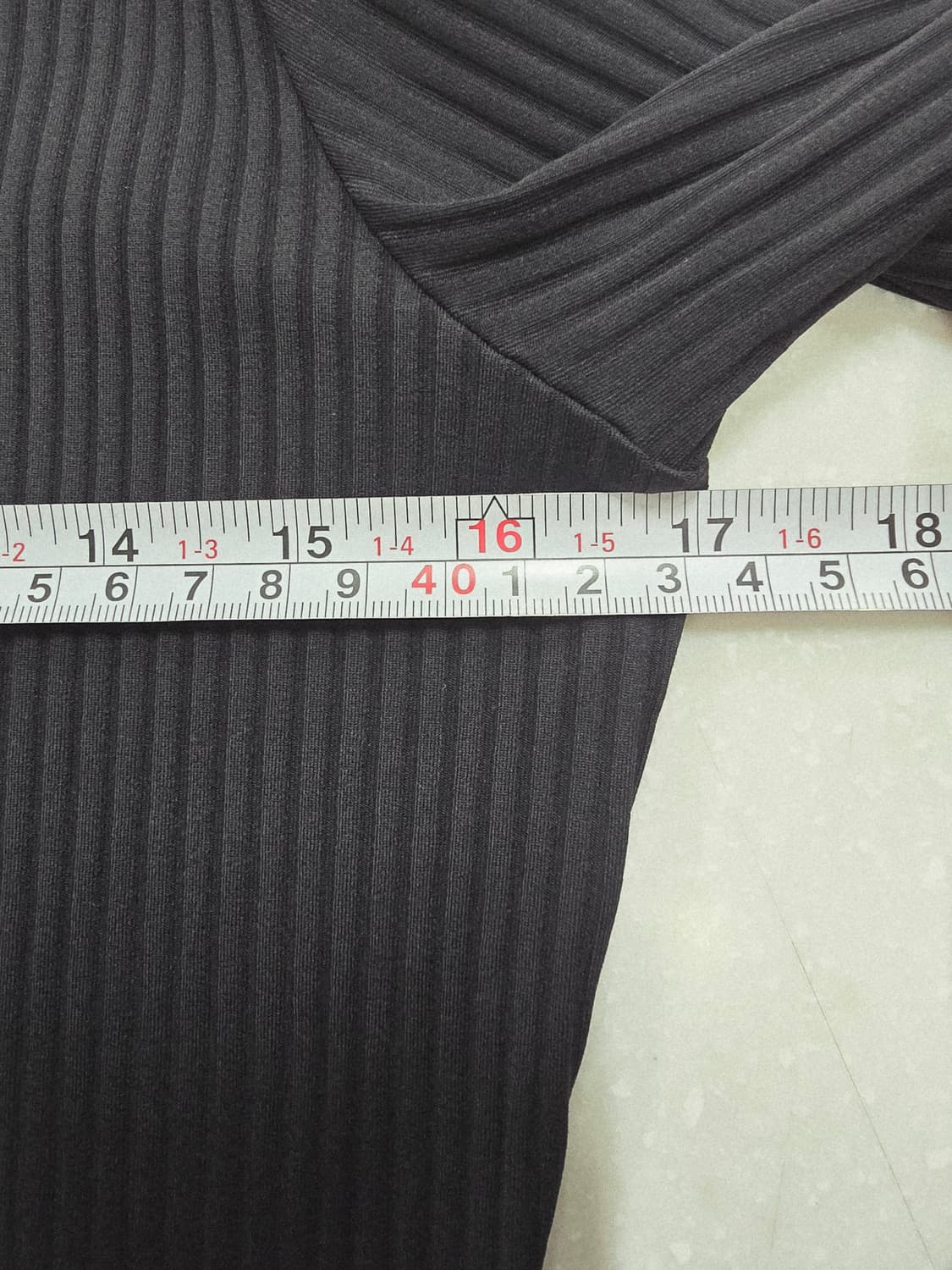 겔러웨이 블랙  니트 카라 티셔츠95 상품이미지7