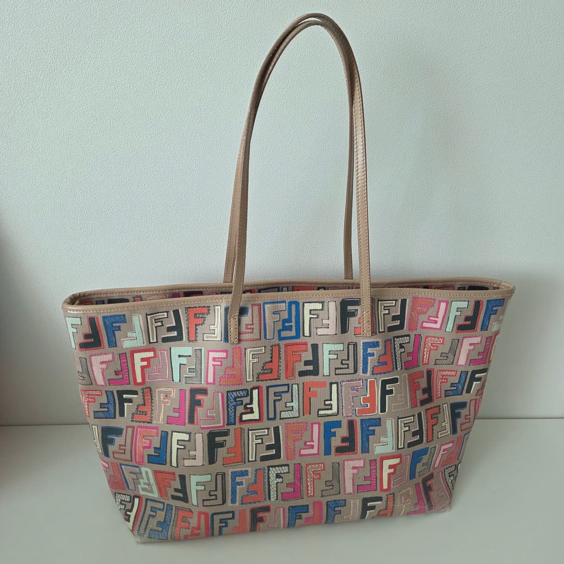 FENDI 펜디 정품 FF 멀티컬러 쇼퍼백 숄더백 멀티주카 보부상백 상품이미지3