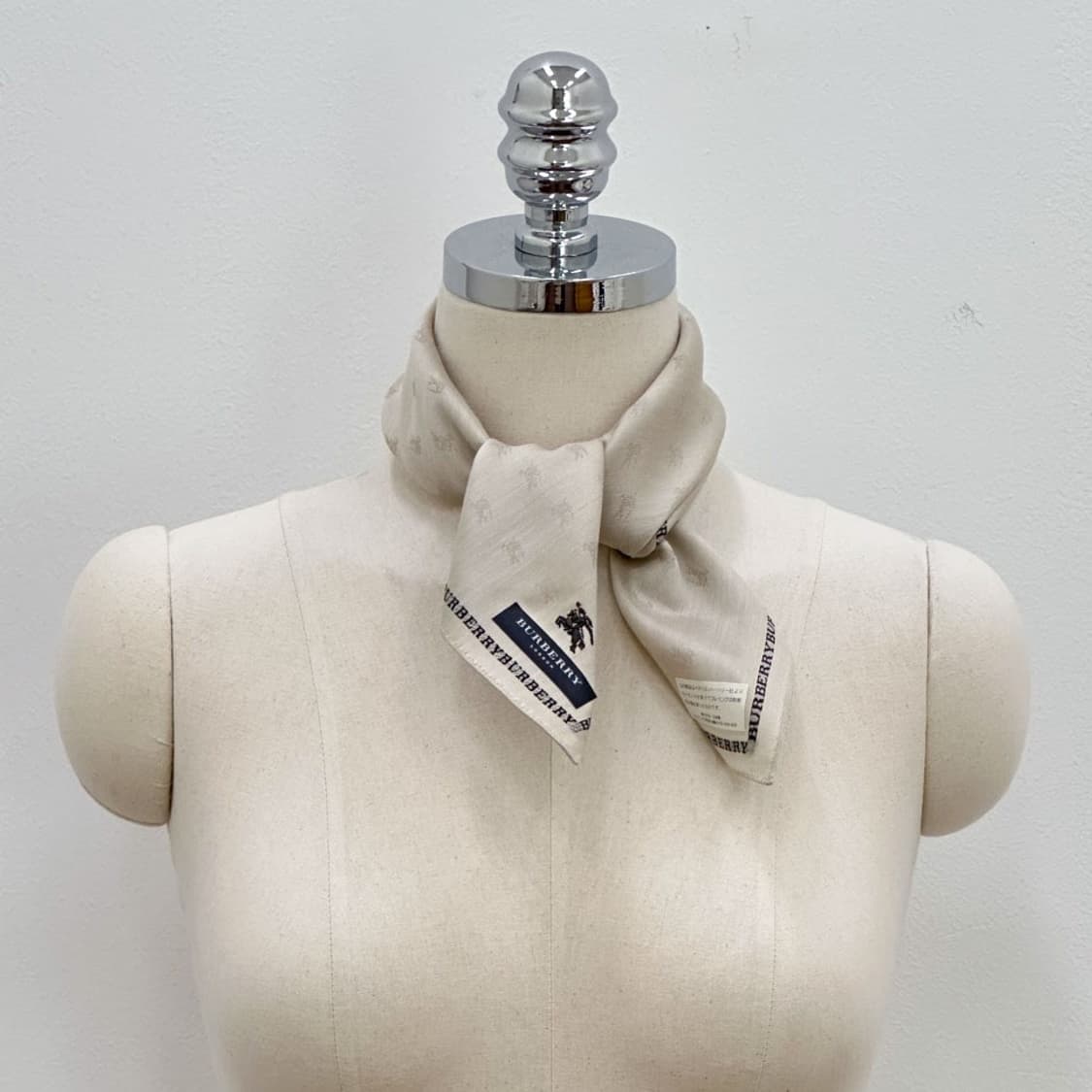(새상품) burberry/ 버버리 쁘띠스카프 손수건 상품이미지7