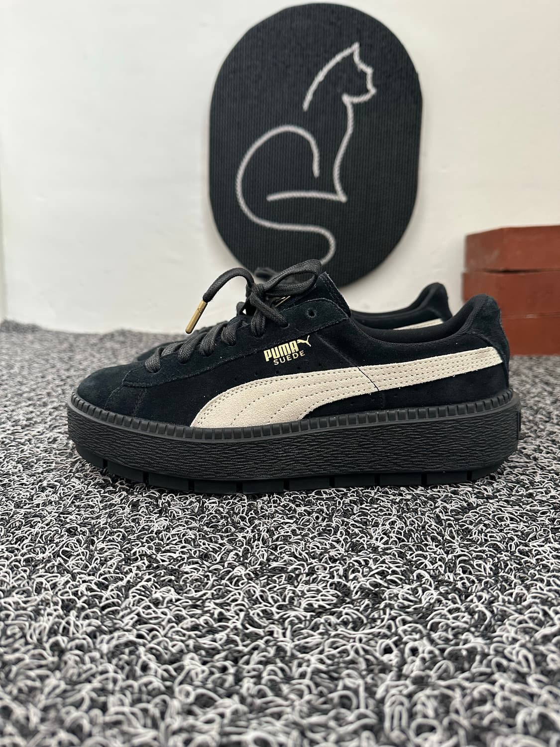 푸마 스웨이드 플랫폼 블랙 255mm 상품이미지1