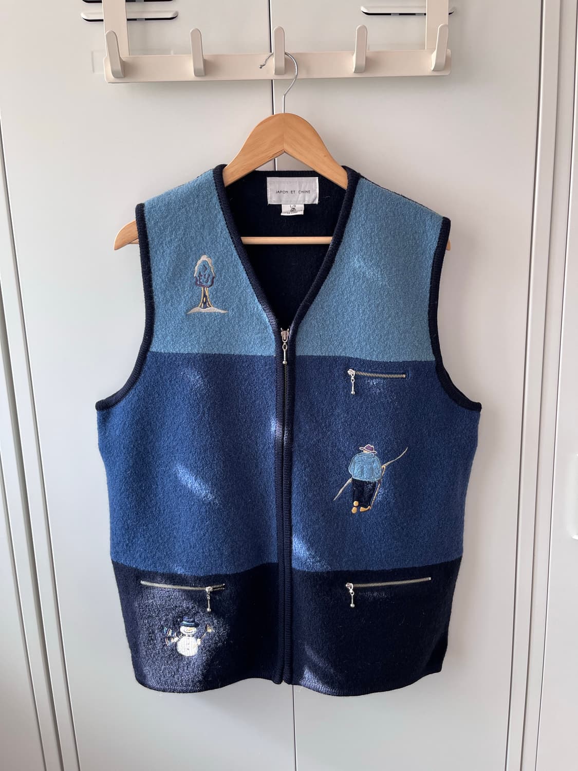 Japon et chine 블루 배색 자수 니트 조끼 상품이미지8